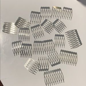 18 small + 3 large combs in silver